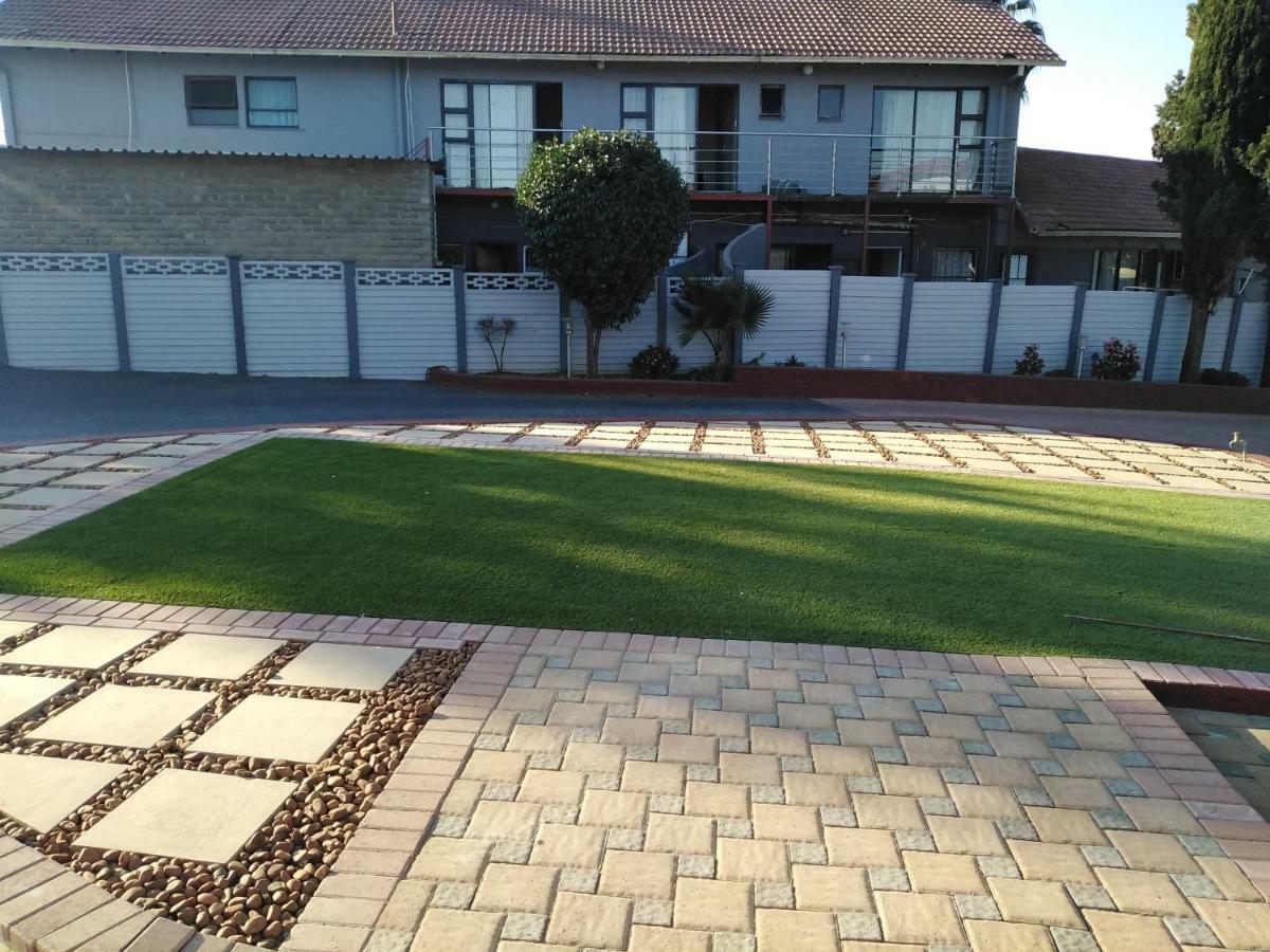 On Hill Lodge Bloemfontein Ngoại thất bức ảnh