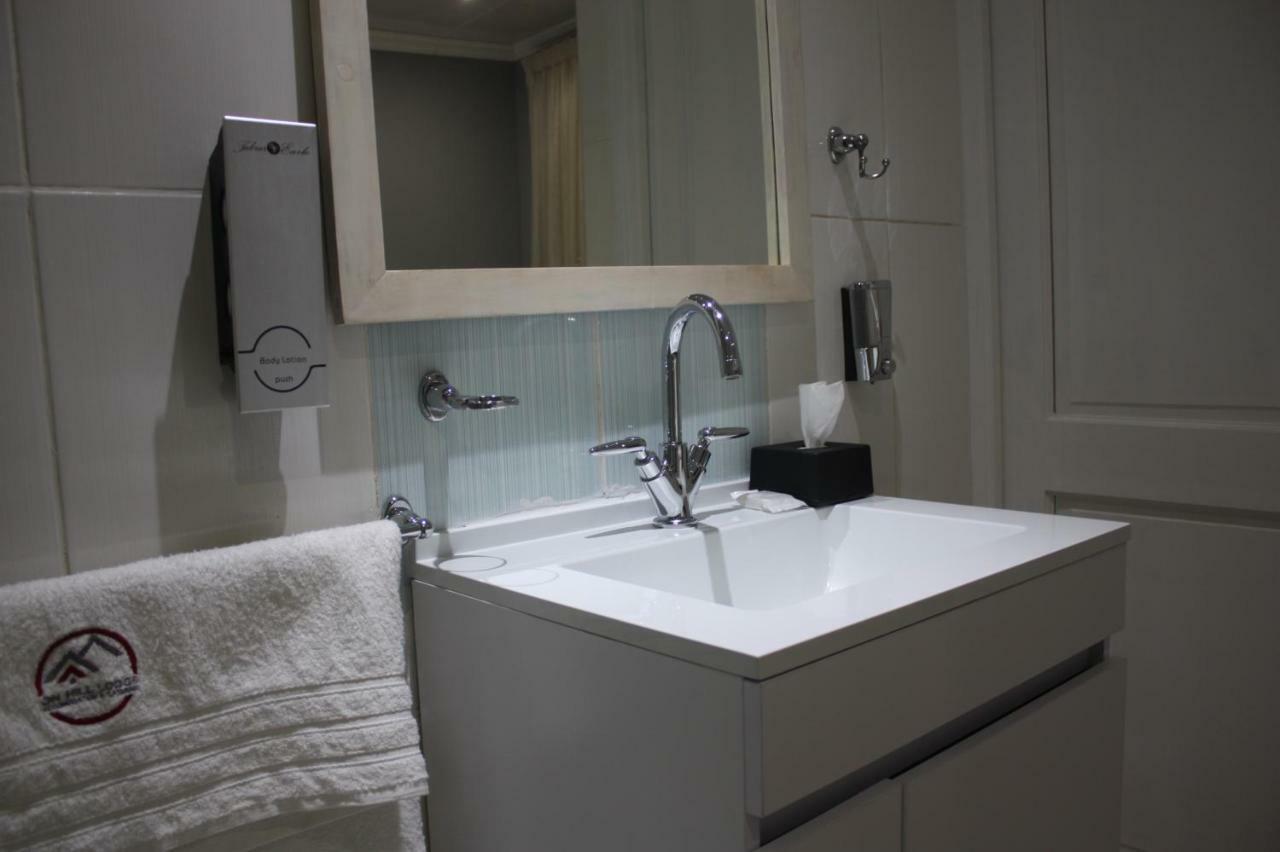 On Hill Lodge Bloemfontein Ngoại thất bức ảnh
